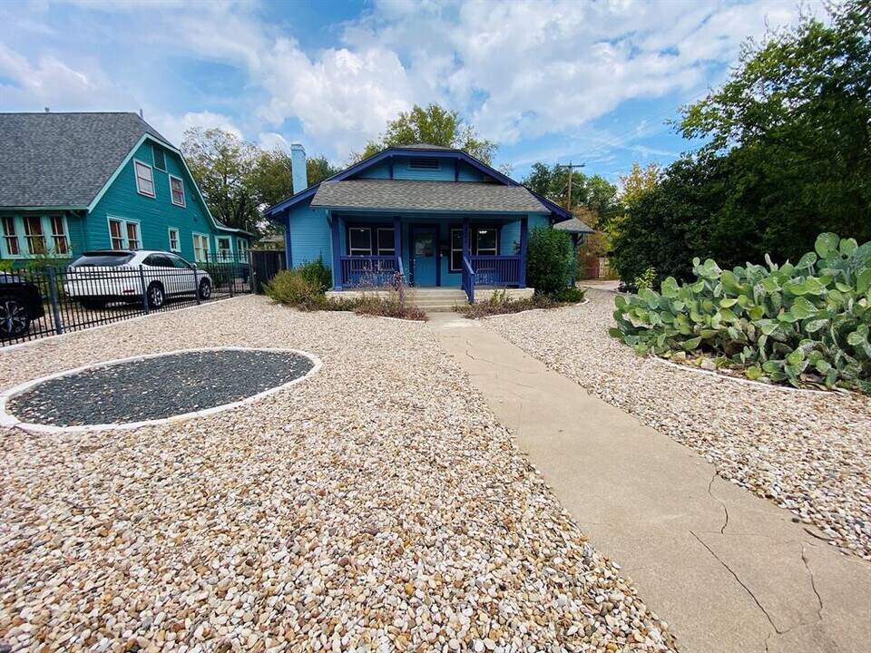 404 E 35th St in Austin, TX - Building Photo