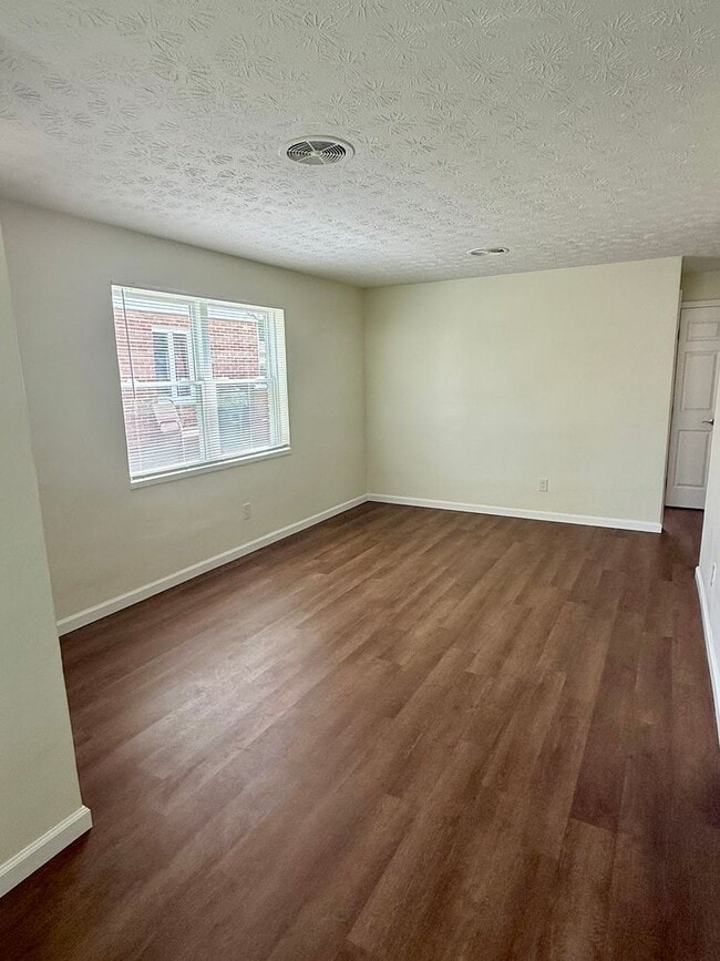 property at 2621 Oakley Ave