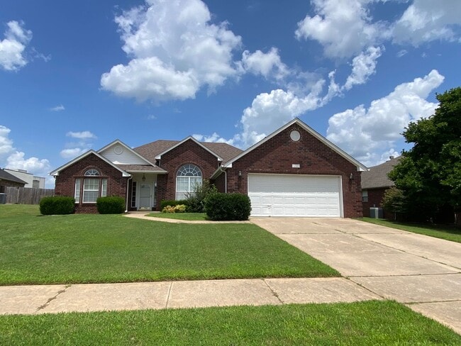1209 S 36th St in Broken Arrow, OK - Building Photo - Building Photo