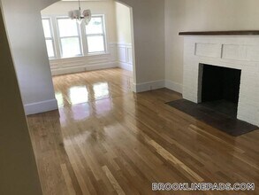 28 Beaconsfield Rd in Brookline, MA - Foto de edificio - Building Photo