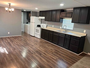 3416 Alicia Ln in Alvin, TX - Foto de edificio - Building Photo