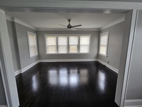 2724 W 35th Pl, Unit 2W in Chicago, IL - Building Photo - Building Photo