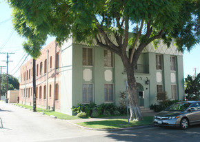 114 W Eulalia St Apartments