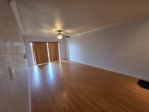 9437 SW 76th St in Miami, FL - Building Photo - Building Photo