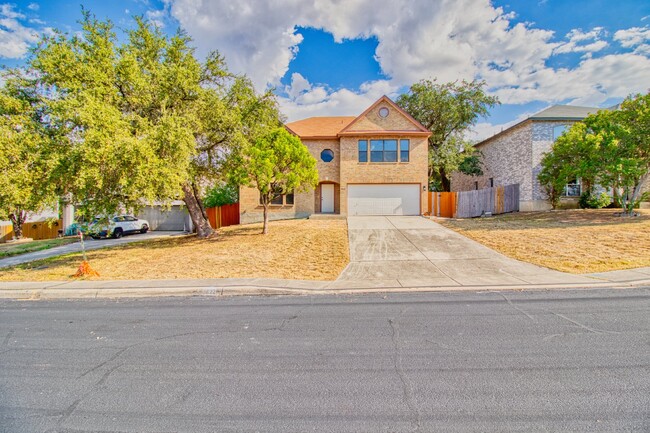 8622 Cross Spring in San Antonio, TX - Building Photo - Building Photo