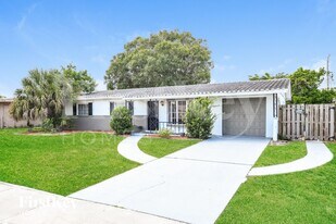 772 Cadez St NE in Palm Bay, FL - Building Photo