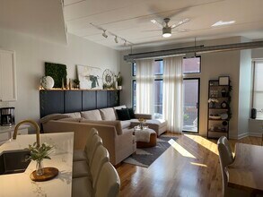 936 W Madison St in Chicago, IL - Foto de edificio - Building Photo