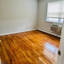 330 Franklin Ave in Rockaway, NJ - Building Photo - Building Photo