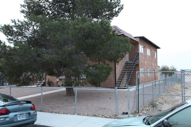 5309 Redberry St in Las Vegas, NV - Foto de edificio - Building Photo