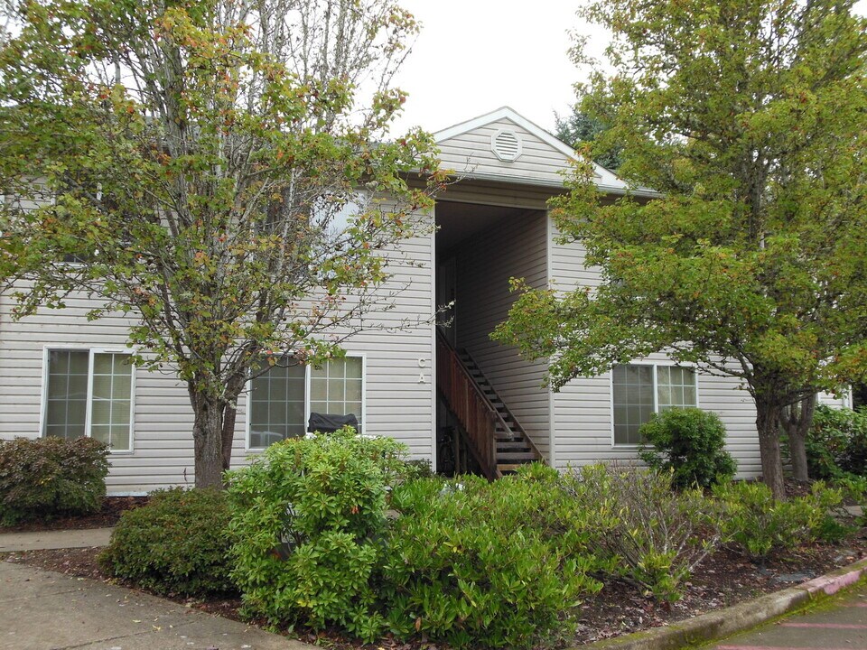 335 SE Lilly Ave in Corvallis, OR - Building Photo