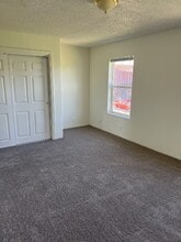 380 Railroad Ave in Mt Angel, OR - Building Photo - Building Photo