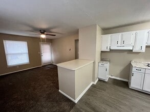 148 Orchid Ct in Louisville, KY - Building Photo - Building Photo