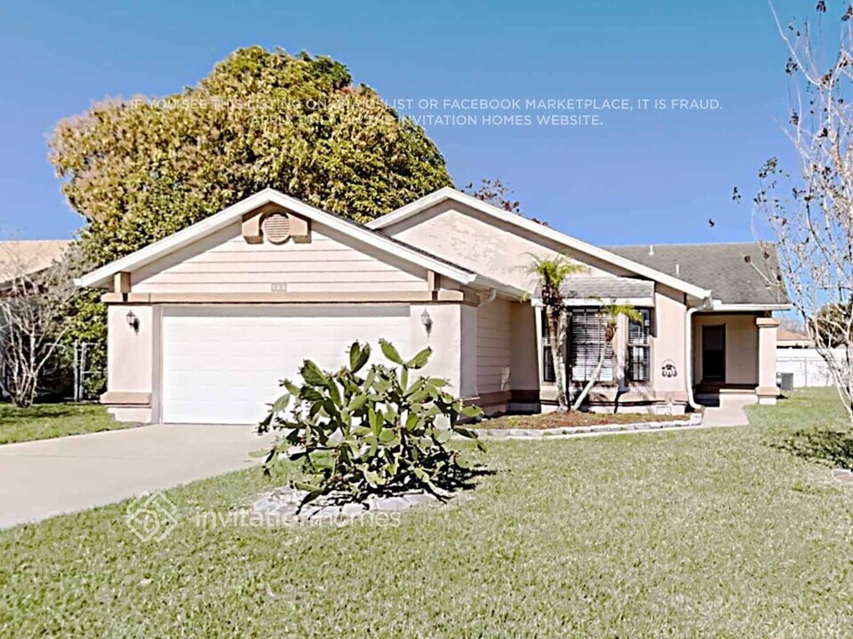 137 Alameda Dr in Kissimmee, FL - Building Photo