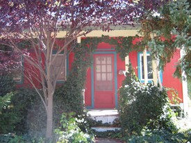 347 S Davisson St in Bloomington, IN - Building Photo