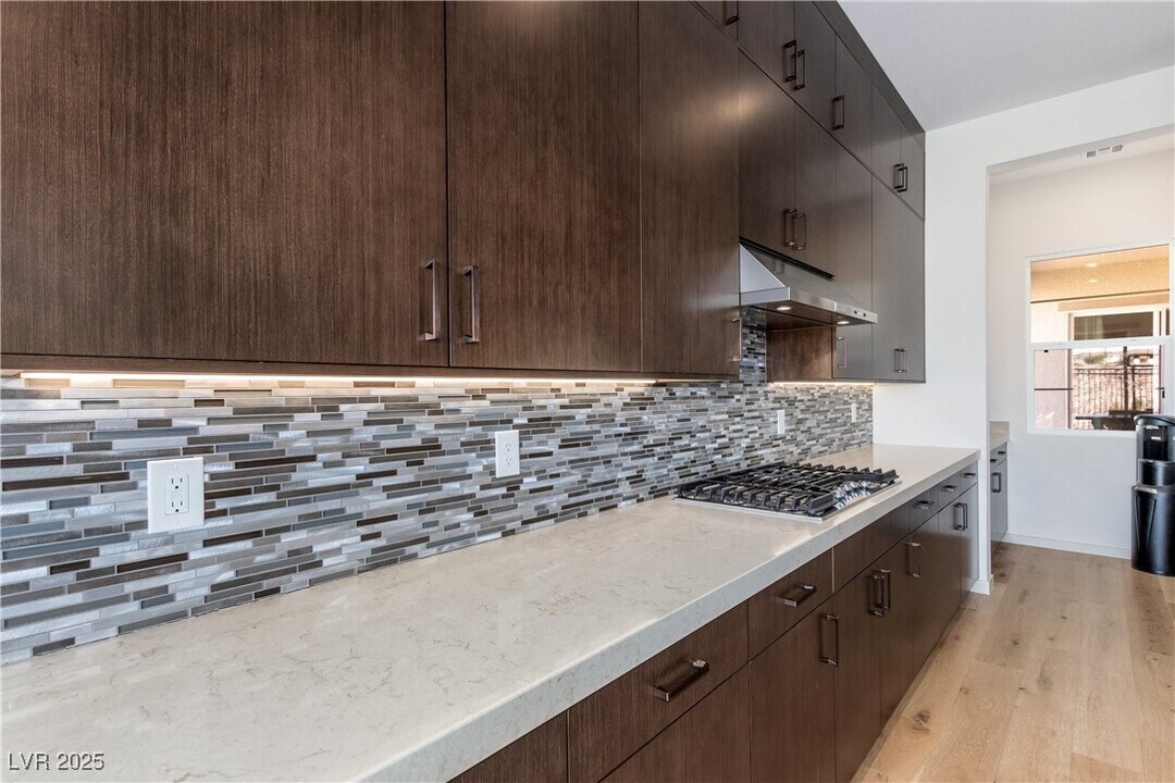 2731 Canvas Sky St in Henderson, NV - Foto de edificio