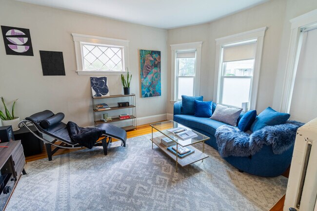 12 Benham St, Unit 1 in Medford, MA - Building Photo - Building Photo