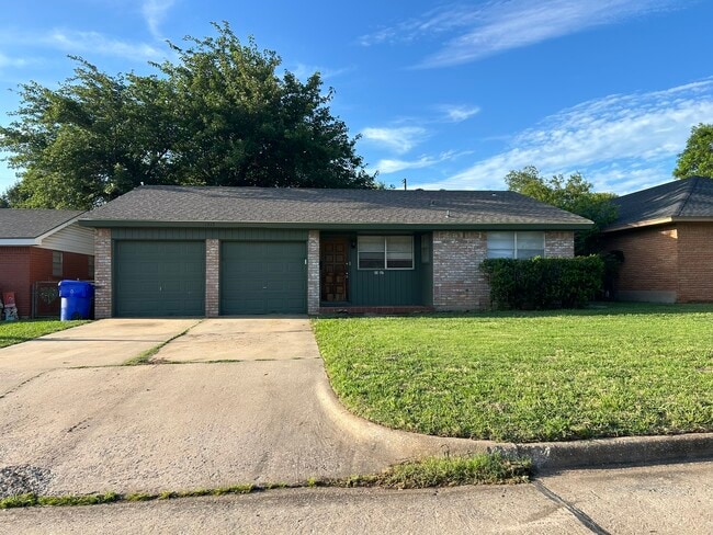 1317 Lakecrest Dr