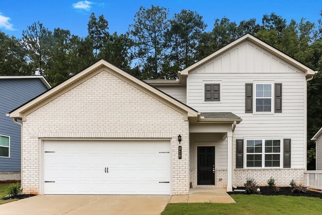 property at 215 Hamilton Pointe Dr