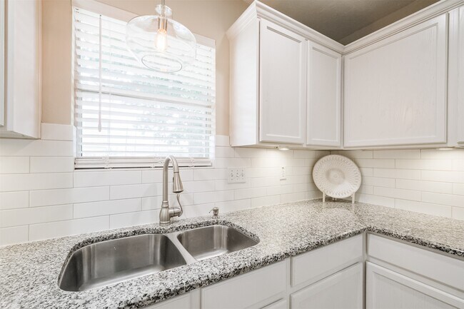16783 N Bob White Dr in Conroe, TX - Building Photo - Building Photo