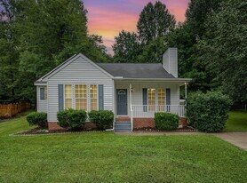 304 Holly Pines Ct in Holly Springs, NC - Building Photo