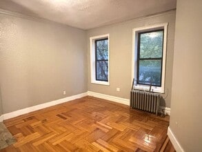 55 W Mosholu Pkwy N, Unit 6 in Bronx, NY - Foto de edificio - Building Photo