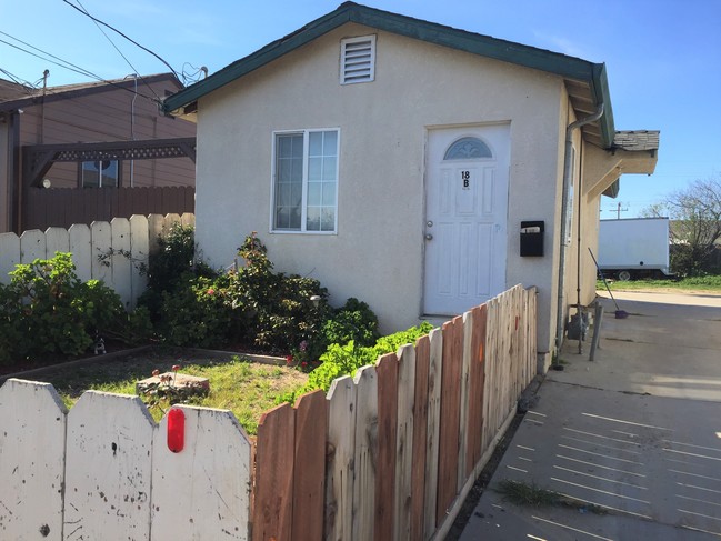 18 Lunsford Dr in Salinas, CA - Foto de edificio - Building Photo