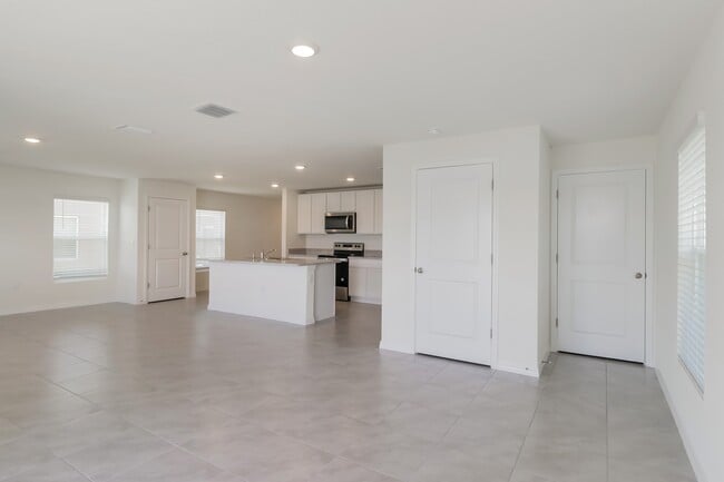 439 Sunlit Coral St in Ruskin, FL - Foto de edificio - Building Photo