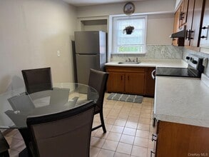47 1st St Ext in Glen Cove, NY - Building Photo - Building Photo