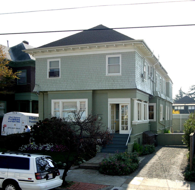 2412 Stuart St in Berkeley, CA - Building Photo - Building Photo