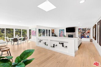 3866 Alta Mesa Dr in Los Angeles, CA - Building Photo - Building Photo