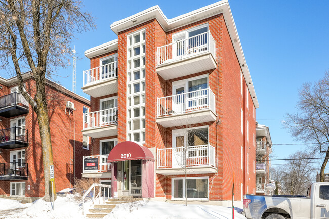 2010 De Vitré Av in Québec, QC - Building Photo - Primary Photo