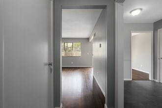 421 W 87 Pl in Kansas City, MO - Building Photo - Building Photo