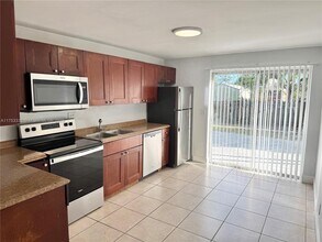 4472 SW 50th St in Fort Lauderdale, FL - Building Photo - Building Photo