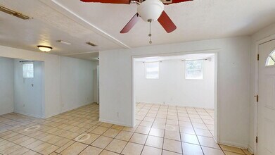 370 Gwinnett Rd in Orange Park, FL - Foto de edificio - Building Photo