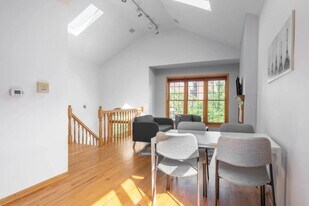 1359 W Hubbard St, Unit 3 in Chicago, IL - Building Photo