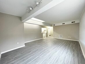 Franklin Court Apartments in Baltimore, MD - Foto de edificio - Building Photo