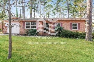 1808 Haviland Cir in Columbia, SC - Building Photo