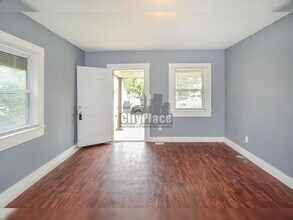 2516 Columbia Ave in Indianapolis, IN - Building Photo - Building Photo