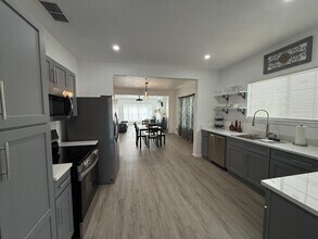 727 Indiana St in San Antonio, TX - Building Photo - Building Photo