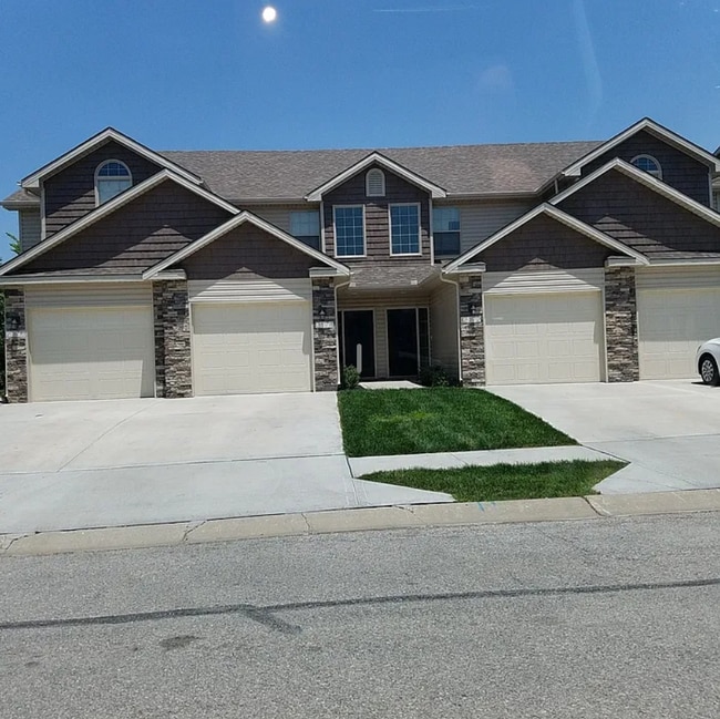 2176 SW Timbertrace Ln in Lee's Summit, MO - Foto de edificio - Building Photo
