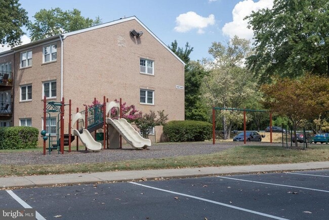 9479 Fairfax Blvd in Fairfax, VA - Building Photo - Building Photo