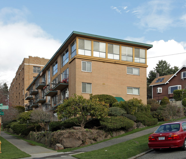 Hamlin Place in Seattle, WA - Building Photo - Building Photo