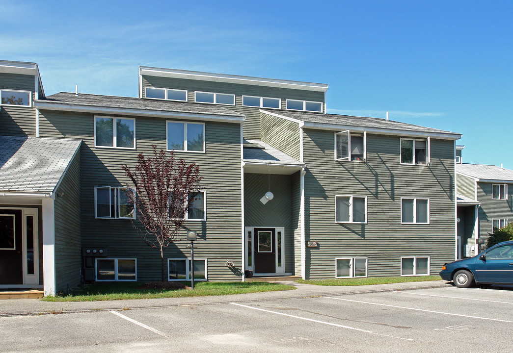 Highland Terrace in Dover, NH - Foto de edificio