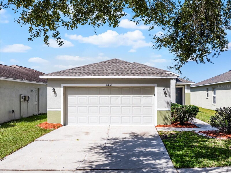 11045 Golden Silence Dr in Riverview, FL - Building Photo