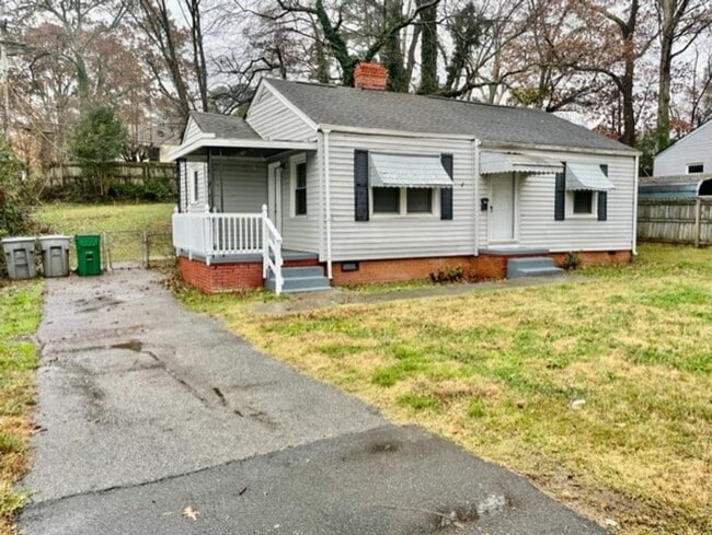 property at 2627 Brentwood Pl