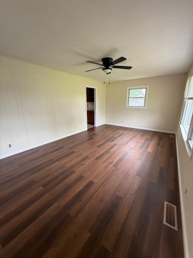 275 Bellmeade Dr in Bristol, VA - Building Photo - Building Photo