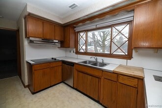 851 Helston Rd in Bloomfield Hills, MI - Building Photo - Building Photo