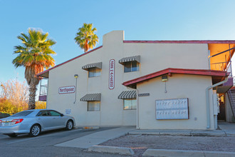 Northpoint Apartments in Tucson, AZ - Building Photo - Building Photo