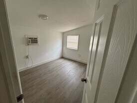 701 N J St in Lake Worth Beach, FL - Building Photo