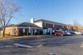 Hickory Hills Condominiums in Ashland City, TN - Building Photo - Building Photo